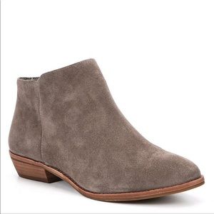 Alex Marie Camella Suede Booties-size 8